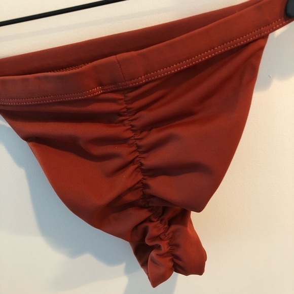 Joues de Sable Taylor Bikini Swim Bottom - Picture 4 of 14